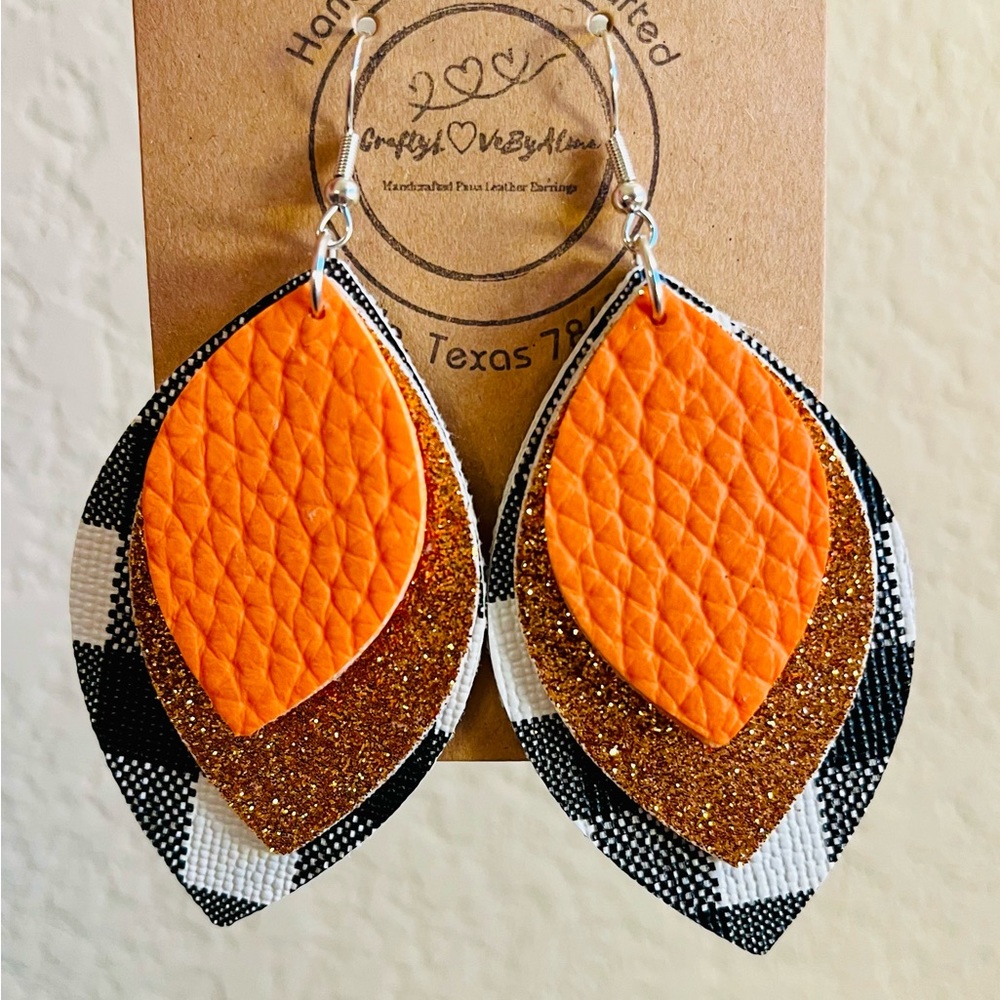 Beautiful Plaid Buffalo - Fall Colors.
3 Layers Faux Leather Women’s Earrings